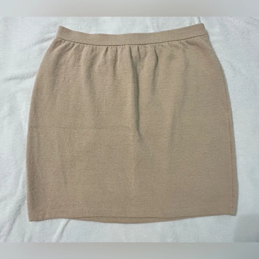 St. John Collection Women’s Knit Skirt - Size 14